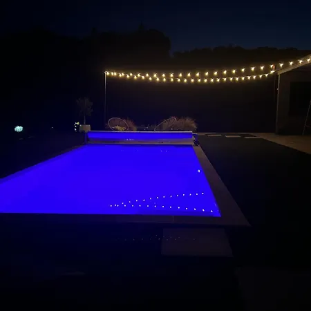Villa Midnight *
